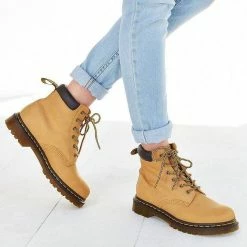 Dr. Martens Boots Dr. Martens 939 Tan Brun Clair Greasy Suede 6 Eyelet Ankle Boot 13 Dr. Martens Boots Dr. Martens 939 Tan Brun Clair Greasy Suede 6 Eyelet Ankle Boot -El Naturalista store image 3531b72a d1a1 4290 b4ce cca85fc15a8a 2048x