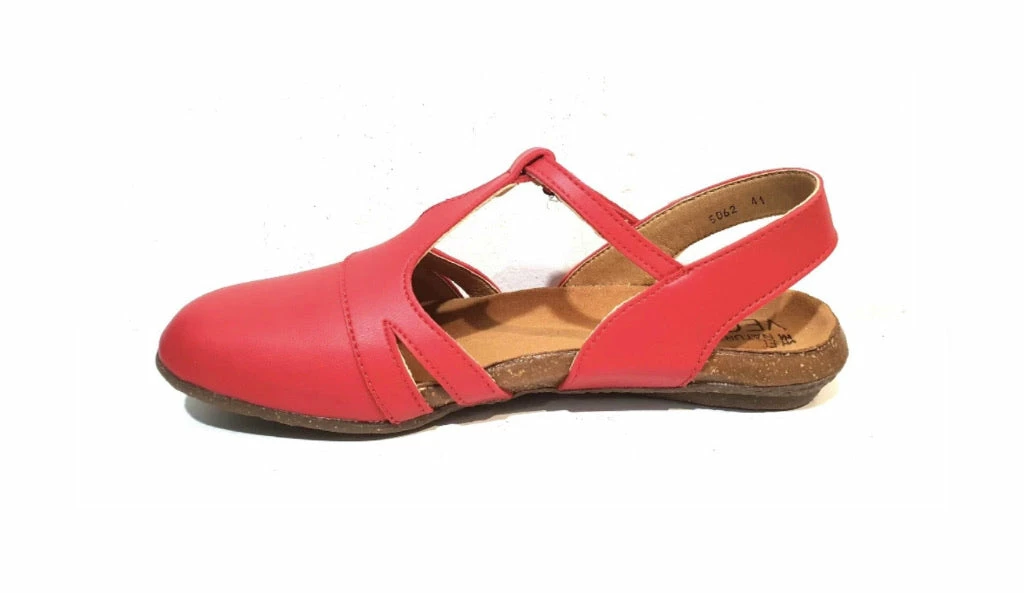 El Naturalista Ladies Shoes El Naturalista N5062 Red Vegan Mary Jane Flats Made In Spain 2 El Naturalista Ladies Shoes El Naturalista N5062 Red Vegan Mary Jane Flats Made In Spain - Image 2