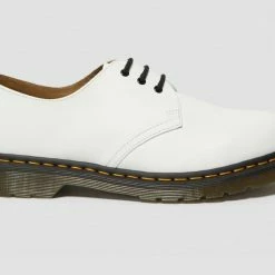 Dr. Martens Shoes Dr. Martens 1461 White Smooth 3 Eyelet Shoe -El Naturalista store image e82e7e29 efe1 4a1e ae0b 13fedb5ea52d 2048x