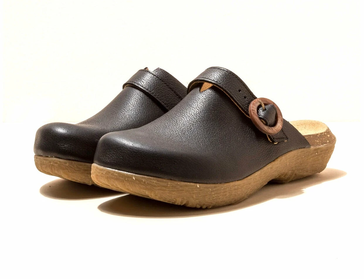 El Naturalista Ladies Shoes El Naturalista 5701 Black Wakatiwai Buckle Clog Made In Spain 2 El Naturalista Ladies Shoes El Naturalista 5701 Black Wakatiwai Buckle Clog Made In Spain - Image 2